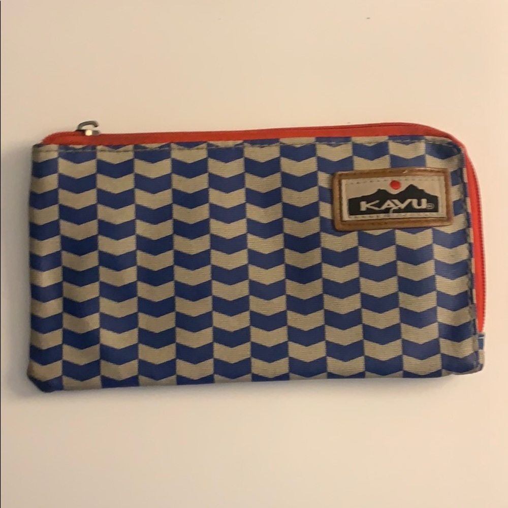 kavu wristlet!